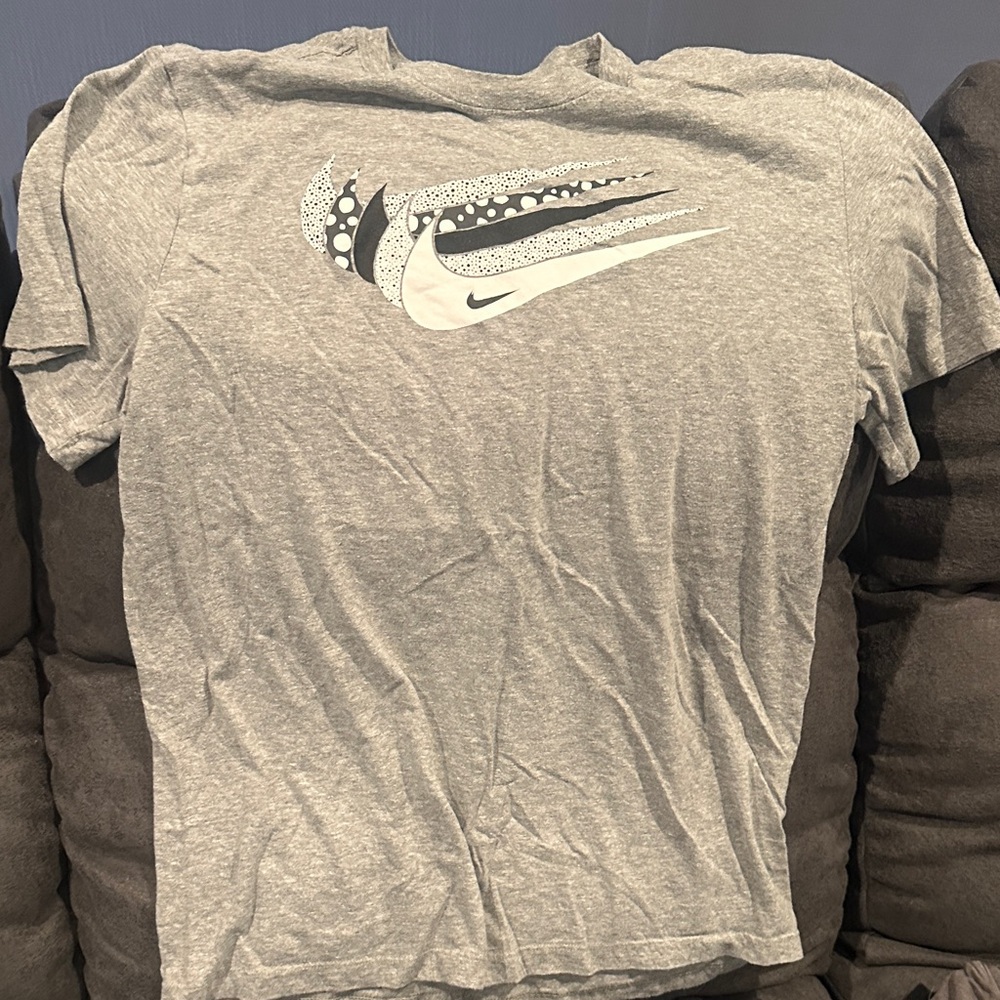 Nike Heather Gray Men's Short Sleeve Tee